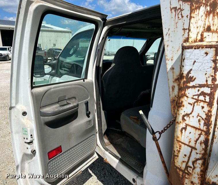 image for item NL9660 2003 Ford F450 Super Duty XL Crew Cab dump truck