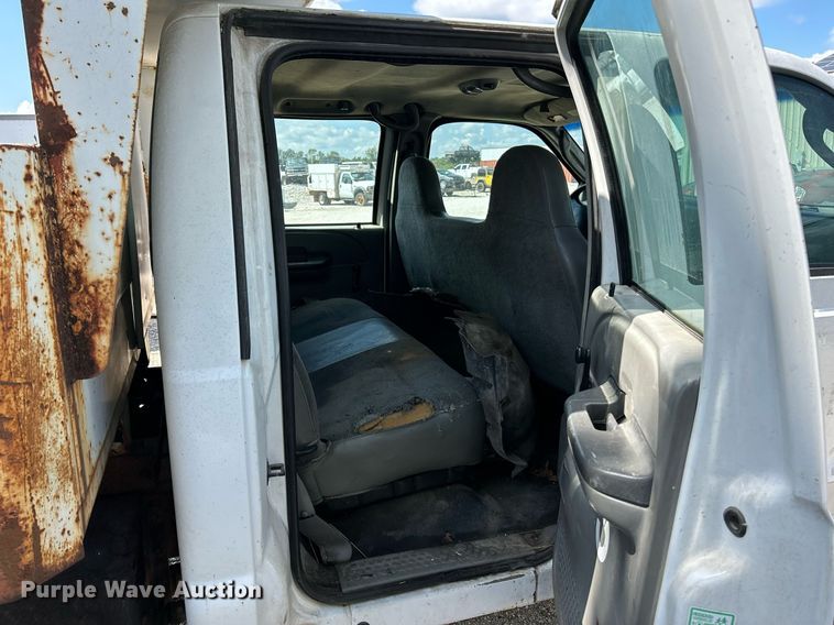 image for item NL9660 2003 Ford F450 Super Duty XL Crew Cab dump truck