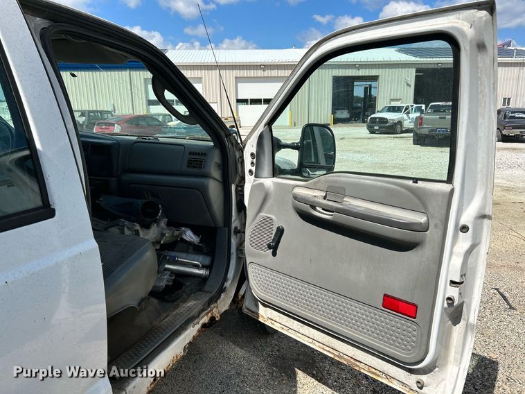 image for item NL9660 2003 Ford F450 Super Duty XL Crew Cab dump truck