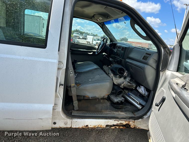 image for item NL9660 2003 Ford F450 Super Duty XL Crew Cab dump truck