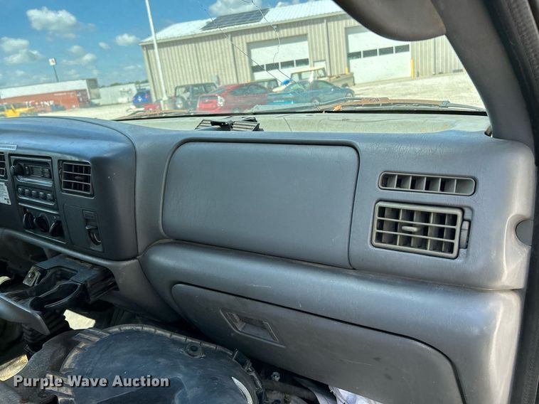 image for item NL9660 2003 Ford F450 Super Duty XL Crew Cab dump truck