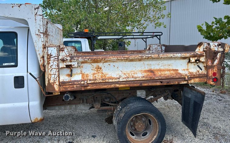 image for item NL9660 2003 Ford F450 Super Duty XL Crew Cab dump truck