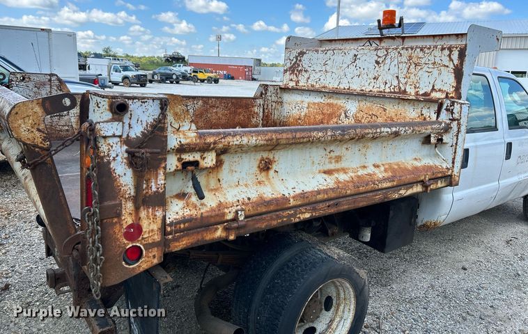 image for item NL9660 2003 Ford F450 Super Duty XL Crew Cab dump truck