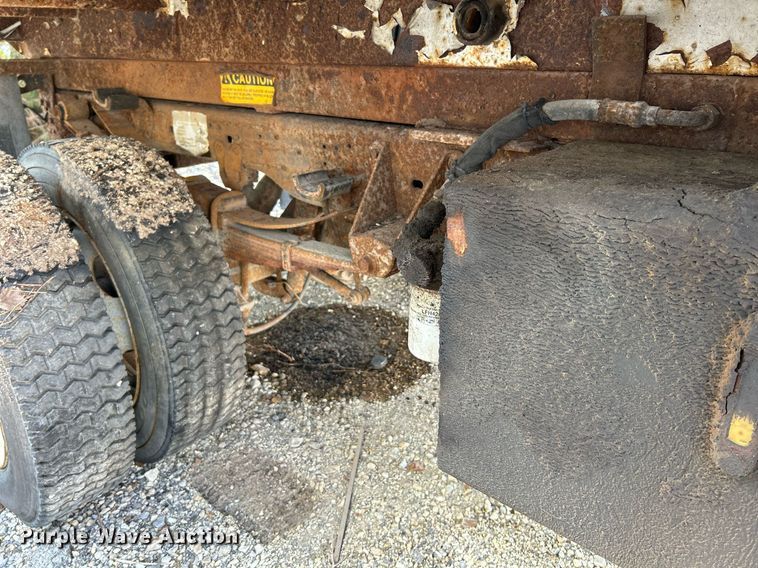 image for item NL9660 2003 Ford F450 Super Duty XL Crew Cab dump truck