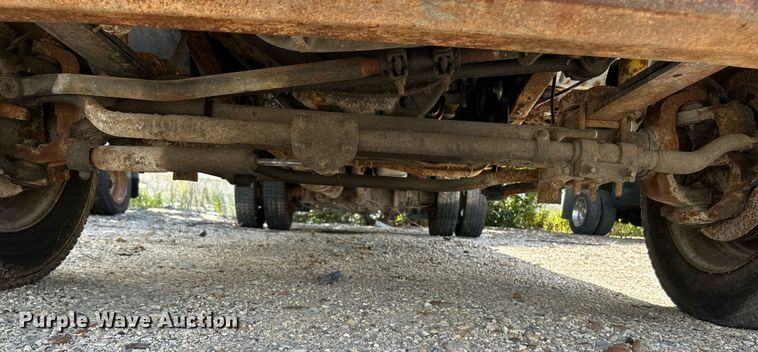 image for item NL9660 2003 Ford F450 Super Duty XL Crew Cab dump truck