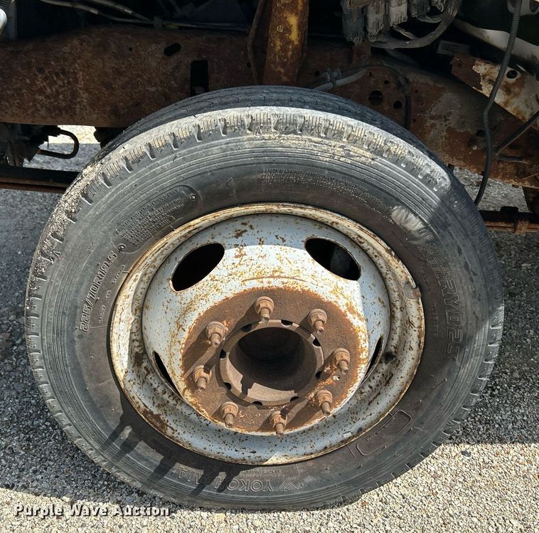 image for item NL9660 2003 Ford F450 Super Duty XL Crew Cab dump truck