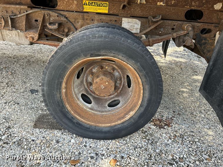 image for item NL9660 2003 Ford F450 Super Duty XL Crew Cab dump truck