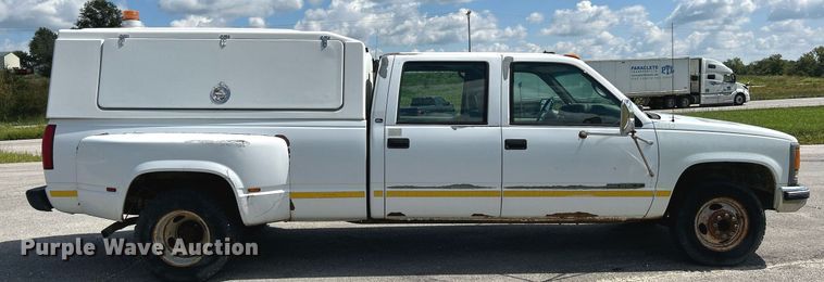 image for item NL9662 1997 GMC Sierra 3500 Crew Cab pickup truck