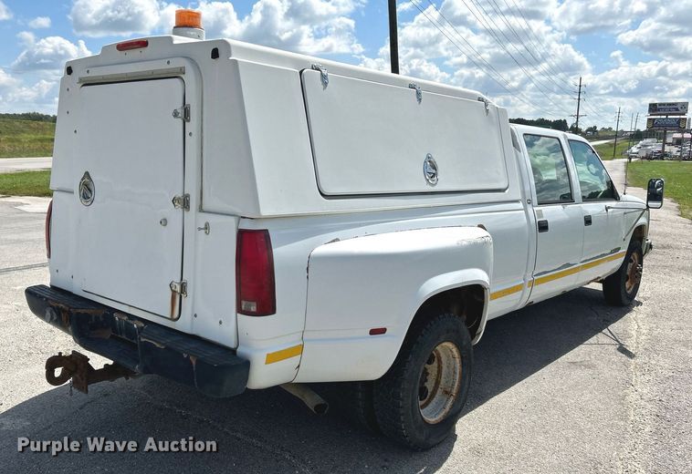 image for item NL9662 1997 GMC Sierra 3500 Crew Cab pickup truck