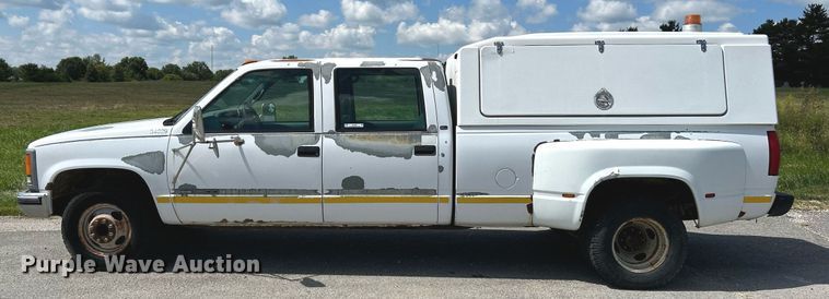 image for item NL9662 1997 GMC Sierra 3500 Crew Cab pickup truck