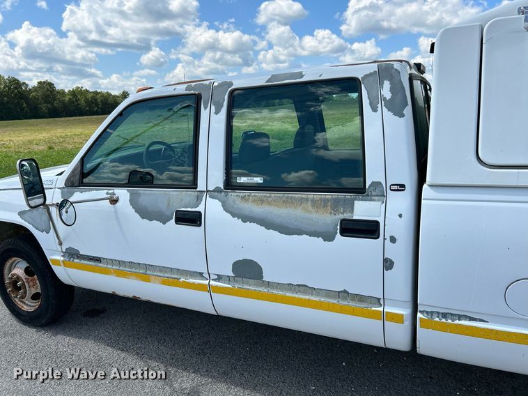 image for item NL9662 1997 GMC Sierra 3500 Crew Cab pickup truck