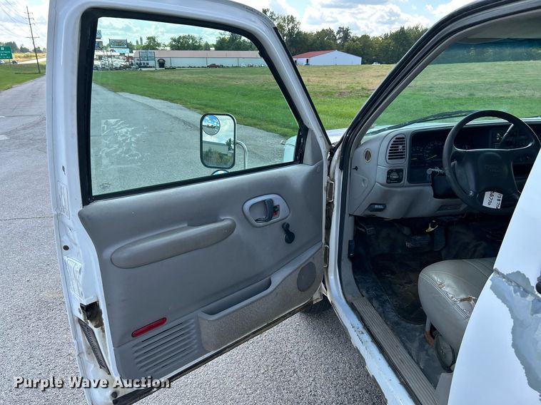 image for item NL9662 1997 GMC Sierra 3500 Crew Cab pickup truck