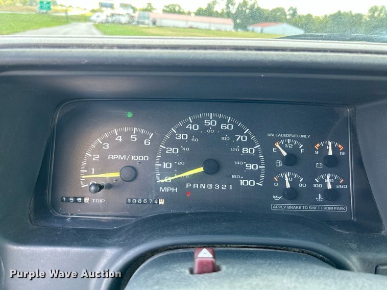 image for item NL9662 1997 GMC Sierra 3500 Crew Cab pickup truck