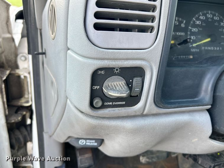 image for item NL9662 1997 GMC Sierra 3500 Crew Cab pickup truck