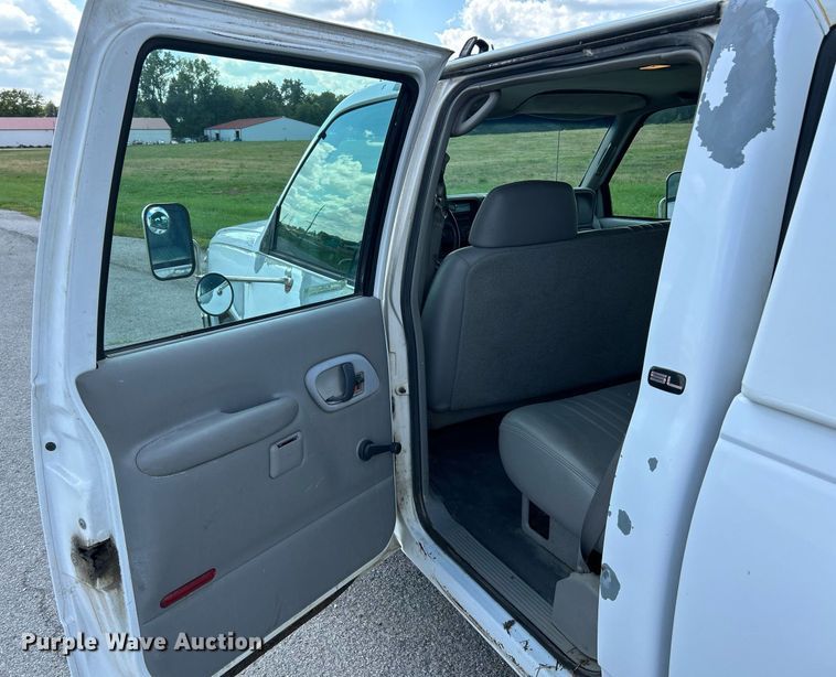 image for item NL9662 1997 GMC Sierra 3500 Crew Cab pickup truck