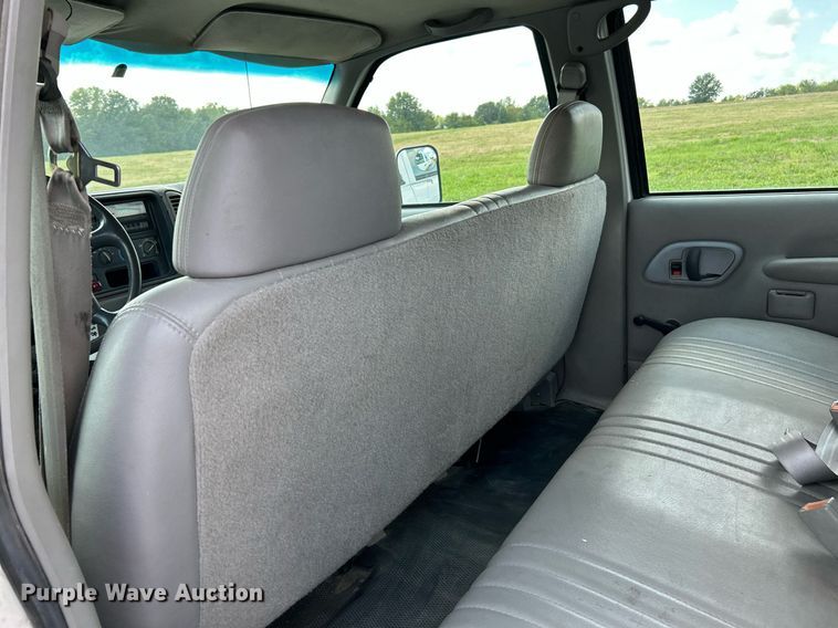 image for item NL9662 1997 GMC Sierra 3500 Crew Cab pickup truck