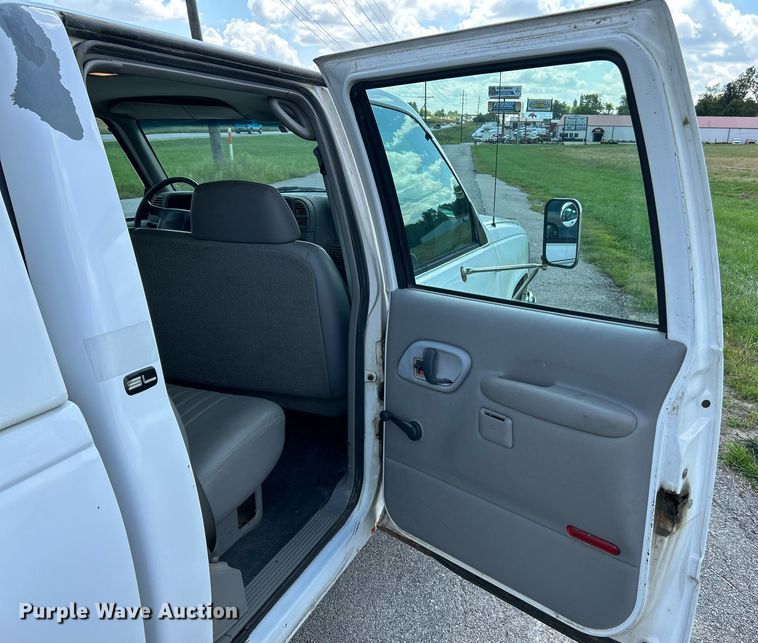 image for item NL9662 1997 GMC Sierra 3500 Crew Cab pickup truck