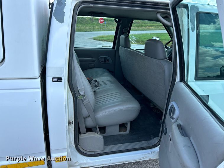 image for item NL9662 1997 GMC Sierra 3500 Crew Cab pickup truck