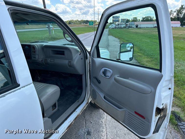 image for item NL9662 1997 GMC Sierra 3500 Crew Cab pickup truck