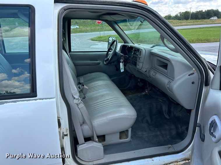 image for item NL9662 1997 GMC Sierra 3500 Crew Cab pickup truck