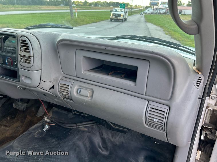 image for item NL9662 1997 GMC Sierra 3500 Crew Cab pickup truck