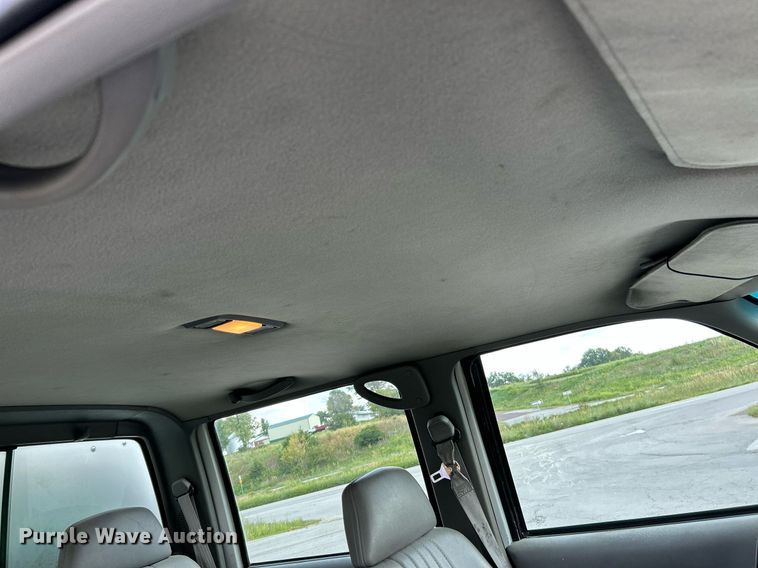 image for item NL9662 1997 GMC Sierra 3500 Crew Cab pickup truck