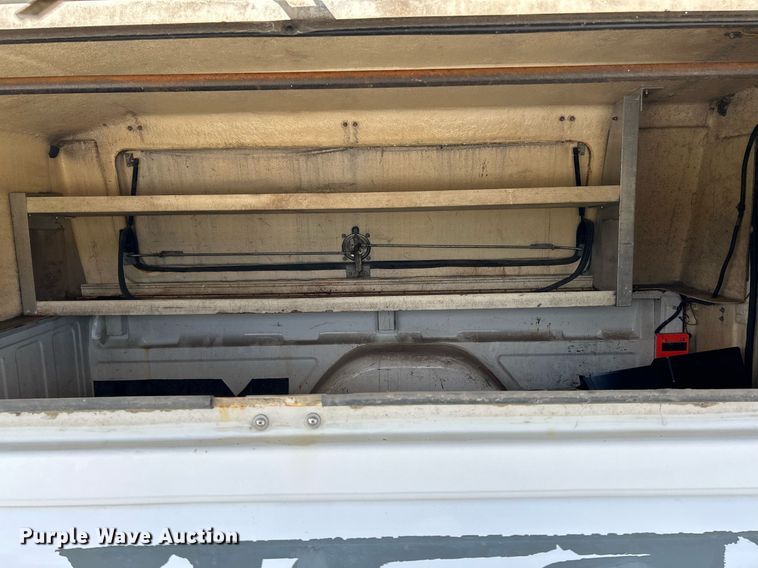 image for item NL9662 1997 GMC Sierra 3500 Crew Cab pickup truck