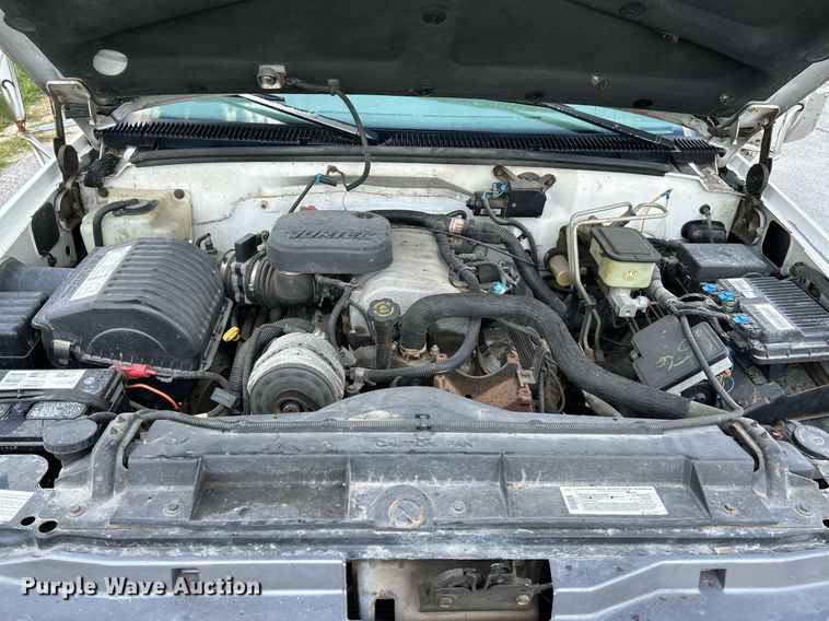 image for item NL9662 1997 GMC Sierra 3500 Crew Cab pickup truck