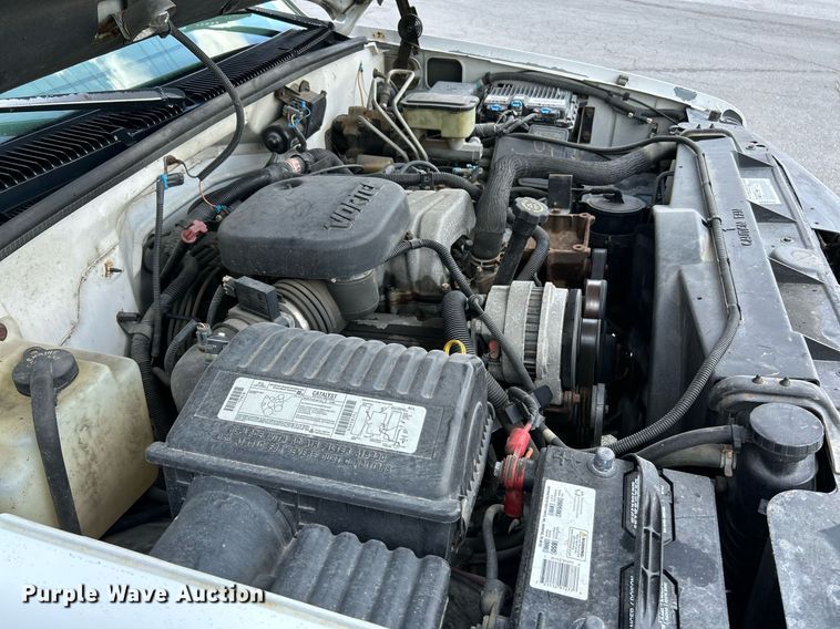 image for item NL9662 1997 GMC Sierra 3500 Crew Cab pickup truck