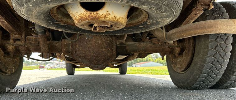 image for item NL9662 1997 GMC Sierra 3500 Crew Cab pickup truck