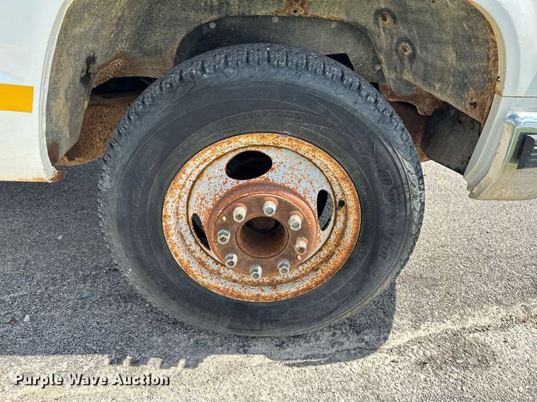 image for item NL9662 1997 GMC Sierra 3500 Crew Cab pickup truck