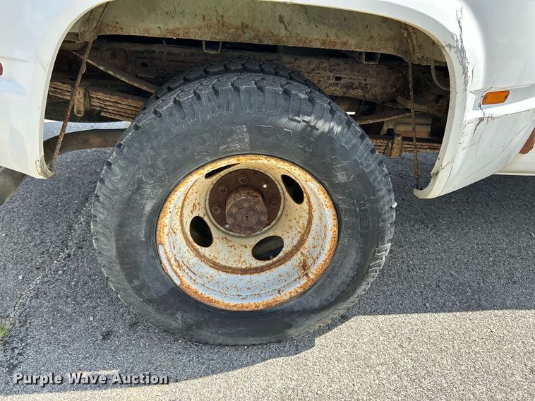 image for item NL9662 1997 GMC Sierra 3500 Crew Cab pickup truck