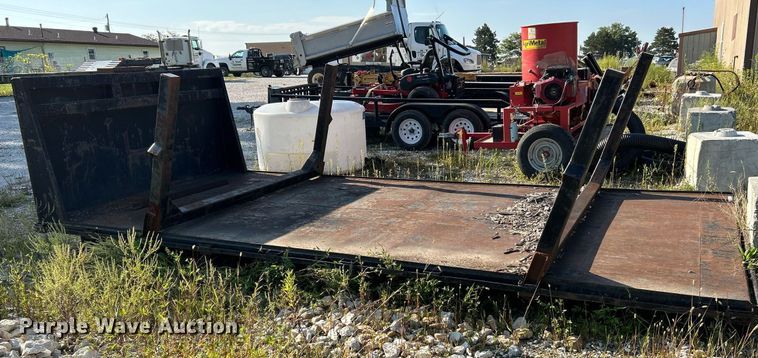 image for item NL9671 2001 KL Metal Fabricating, Inc.  hook lift flatbed