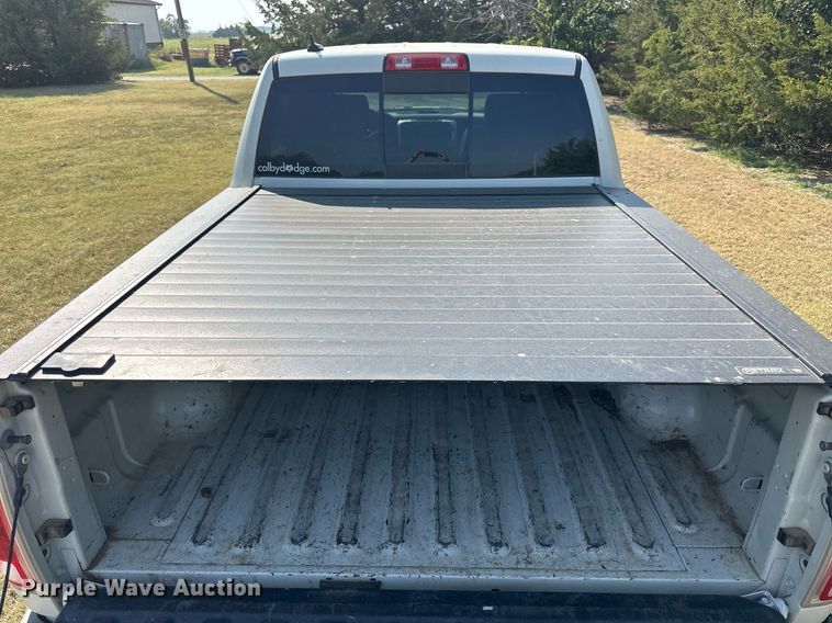 image for item NP9520 2017 Dodge Ram 1500  Crew Cab pickup truck