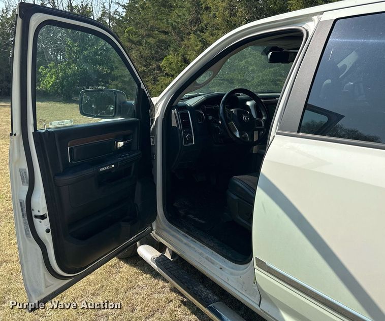 image for item NP9520 2017 Dodge Ram 1500  Crew Cab pickup truck