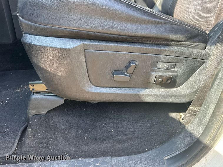 image for item NP9520 2017 Dodge Ram 1500  Crew Cab pickup truck