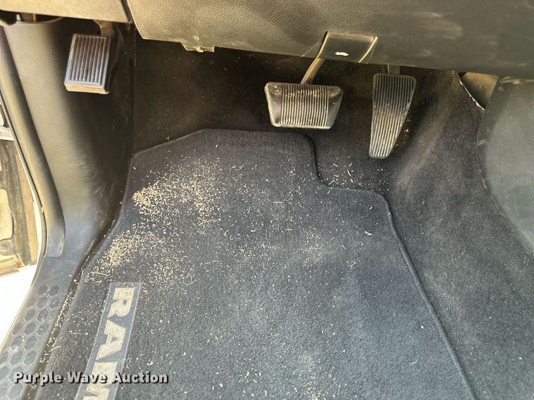 image for item NP9520 2017 Dodge Ram 1500  Crew Cab pickup truck