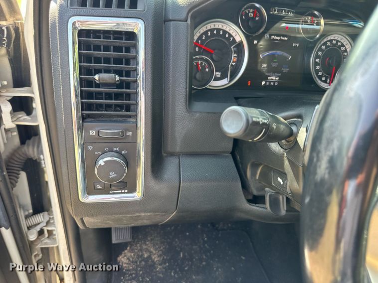 image for item NP9520 2017 Dodge Ram 1500  Crew Cab pickup truck