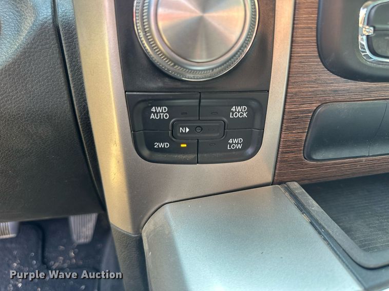 image for item NP9520 2017 Dodge Ram 1500  Crew Cab pickup truck