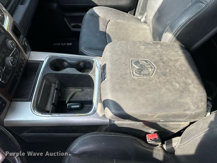 image for item NP9520 2017 Dodge Ram 1500  Crew Cab pickup truck