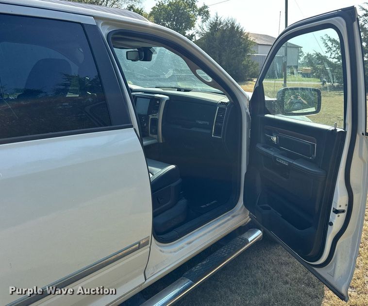 image for item NP9520 2017 Dodge Ram 1500  Crew Cab pickup truck