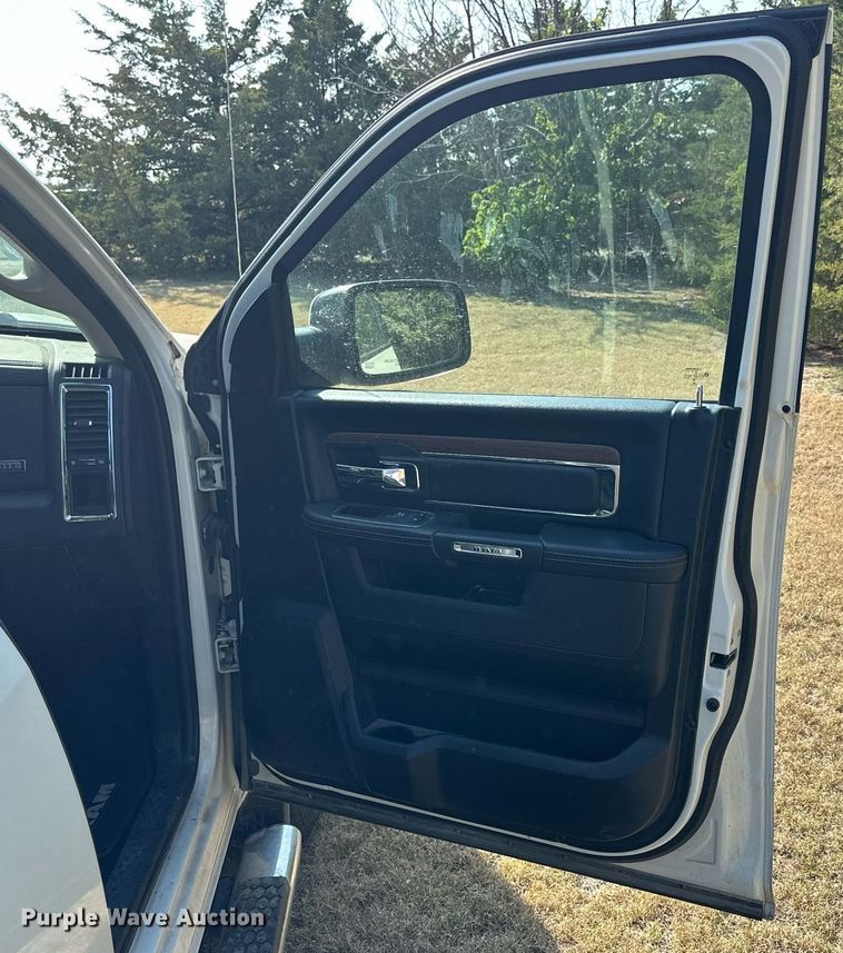 image for item NP9520 2017 Dodge Ram 1500  Crew Cab pickup truck