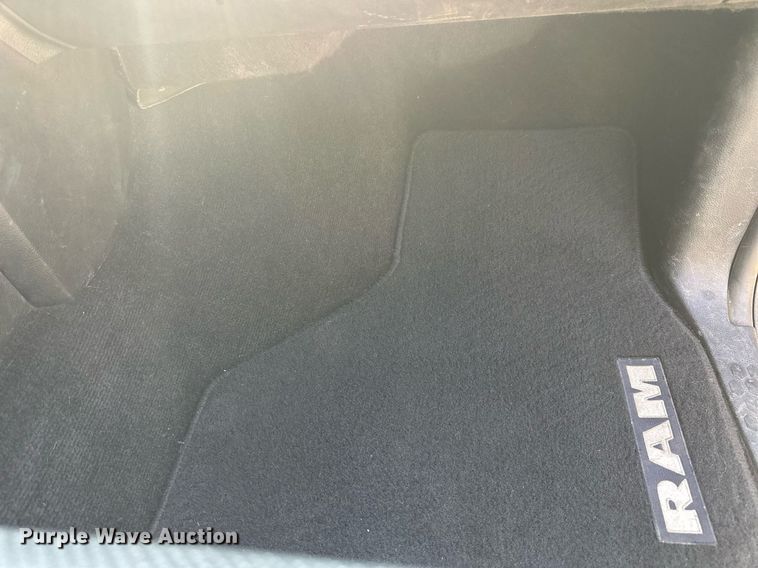 image for item NP9520 2017 Dodge Ram 1500  Crew Cab pickup truck