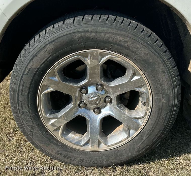 image for item NP9520 2017 Dodge Ram 1500  Crew Cab pickup truck