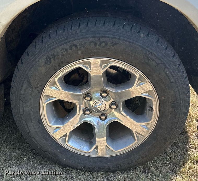 image for item NP9520 2017 Dodge Ram 1500  Crew Cab pickup truck