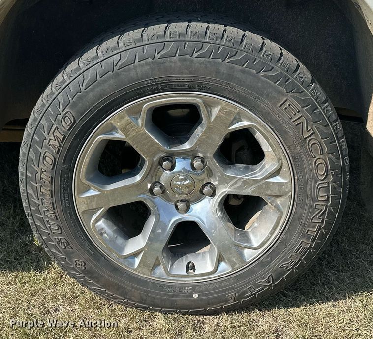 image for item NP9520 2017 Dodge Ram 1500  Crew Cab pickup truck