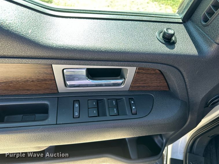 image for item NP9522 2013 Ford F150 Lariat  SuperCrew pickup truck