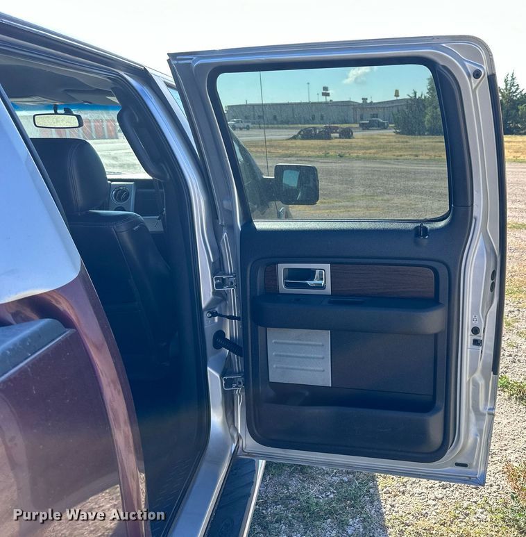 image for item NP9522 2013 Ford F150 Lariat  SuperCrew pickup truck