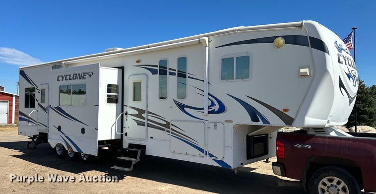 image for item NP9535 2010 Heartland Cyclone 3950  toy hauler camper