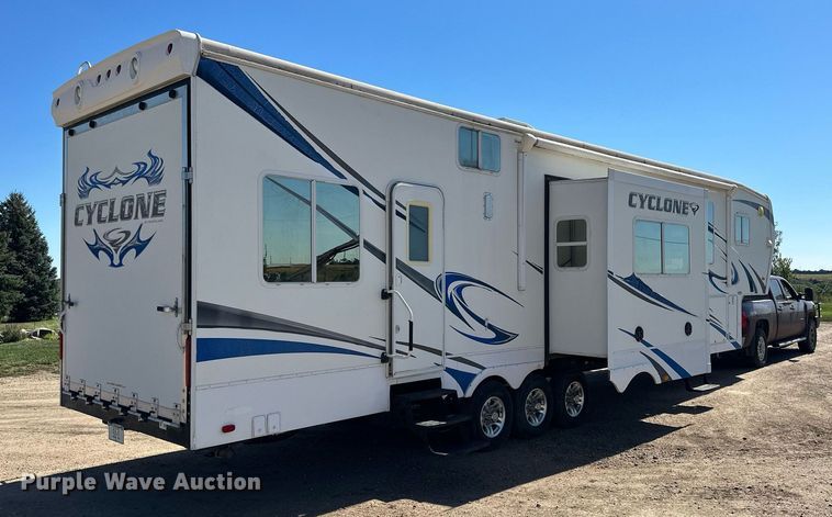 image for item NP9535 2010 Heartland Cyclone 3950  toy hauler camper